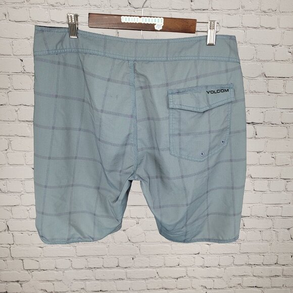 Volcom Blue Lightweight Stretch Back Pocket Board Shorts Swim Trunks Size 34x9 - Picture 2 of 12